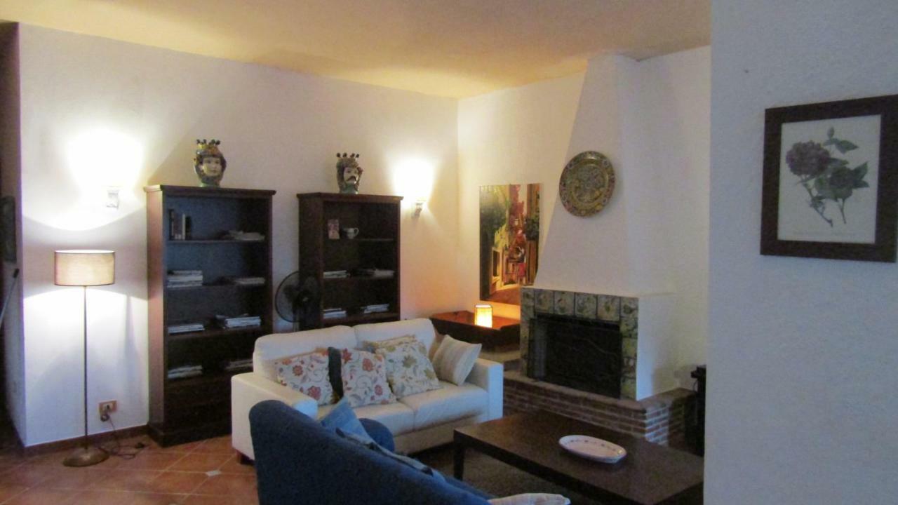 קסטלמולה Casa Il Faro Villa Con Piscina חדר תמונה